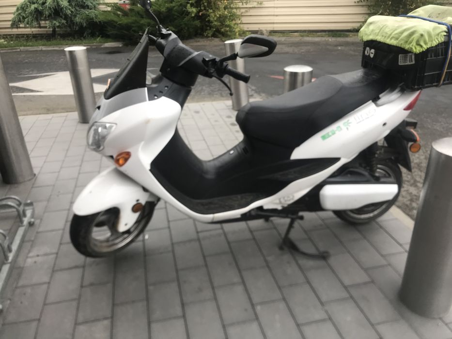 Vand-schimb scuter fara permis electric nou rar itp. Plus 1 gratis.