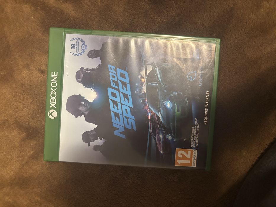 Vand joc de xbox one.Need for speed