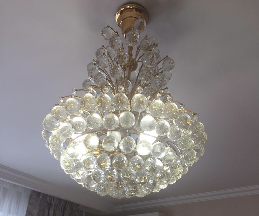 Продам люстру 12.000тг