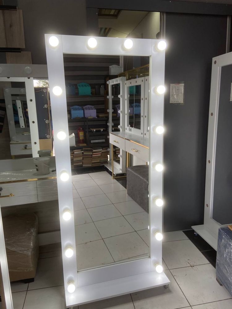 Salon uchun mebil zerkaloled