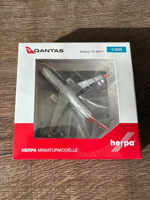 HERPA 1:500 QANTAS 737-800