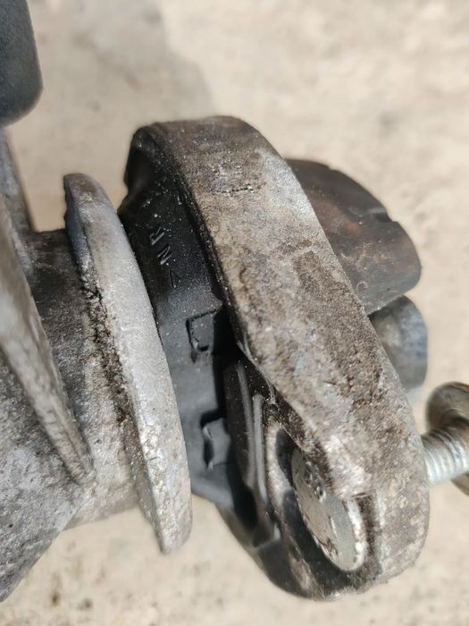 Tampon cutie viteze automata motor 2.0 TDI Seat Exeo Audi A4 B7 8E0399115 / MD3231