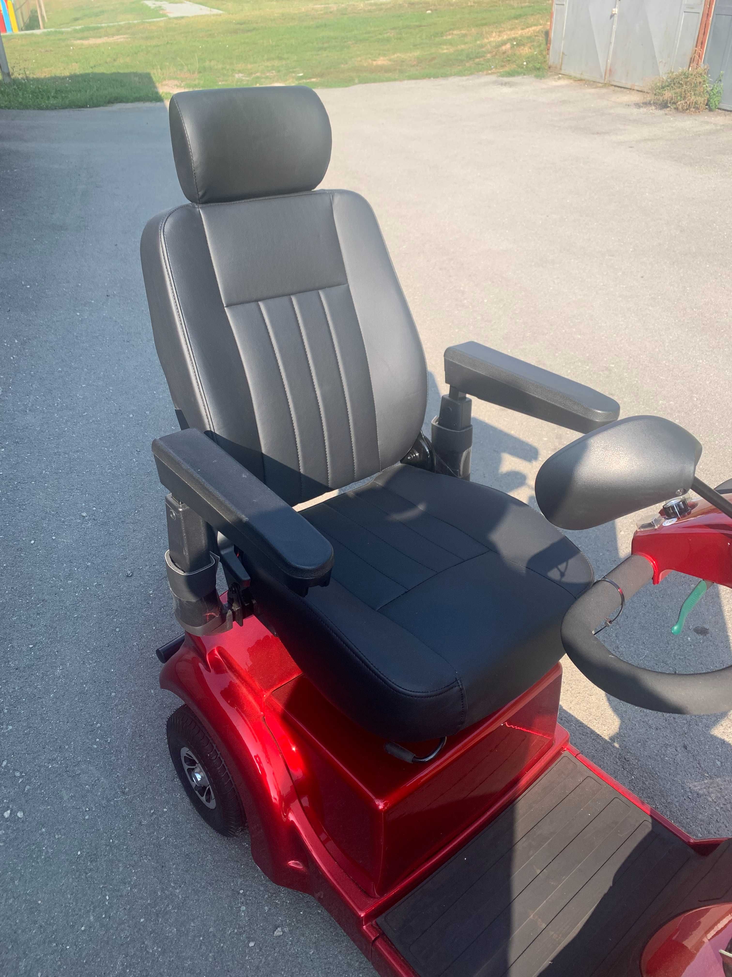Чисто нов скутер инвалидна количка