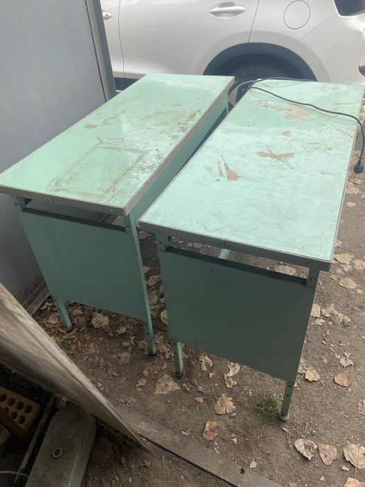Продам стол лабораторный советский.
