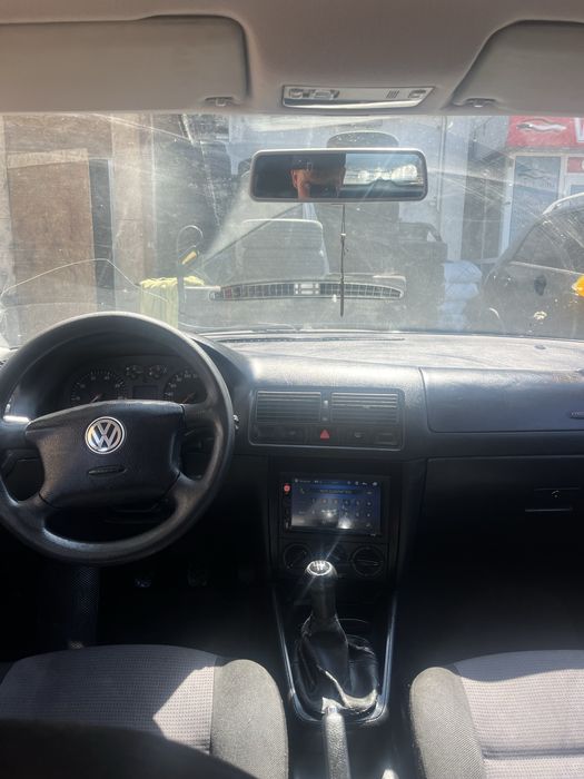 Vand/schimb Golf 4 1.4 benzina (piese noi)