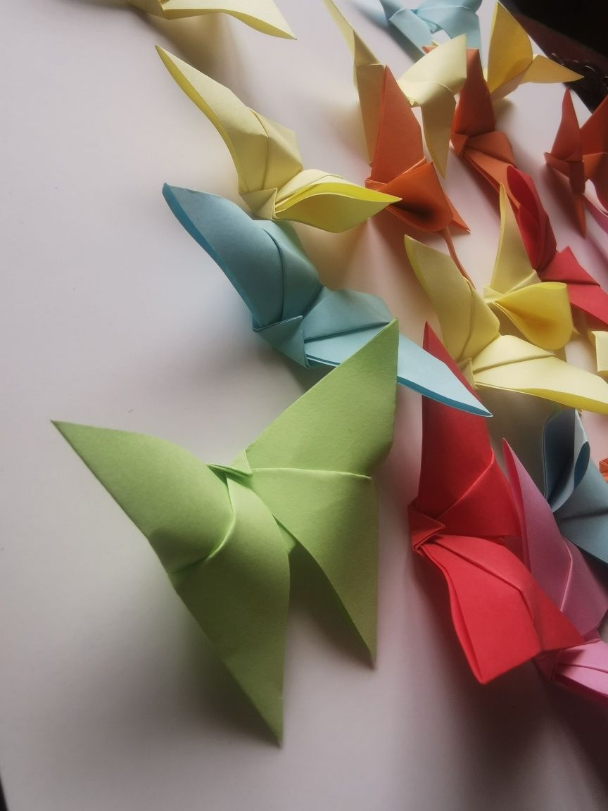 Хартиени пеперуди - различни цветове