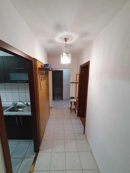 apartament  3 camere mobilat si utilat!   	Zona Tractorul