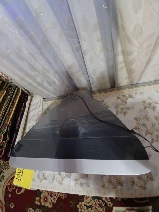 Televizor sotiladi LG Flatron kachestvenniy korsatishi chotki