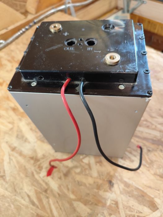 Baterie lithium 24V , regulator solar Epever
