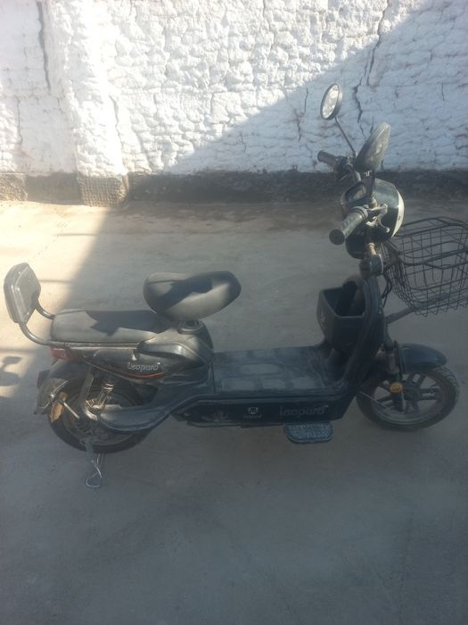 Продам электроный мопед