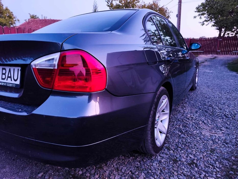 Vând BMW anul 2006 benzina