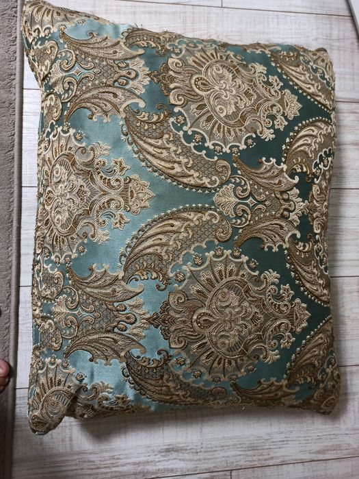 Продам подушки, размер 70*60, 4 штуки по