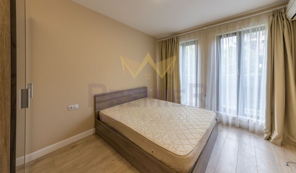 Продава се Тристаен апартамент в Варна, Бриз - 100 кв.м за 2400 €/кв.м - Снимка #2