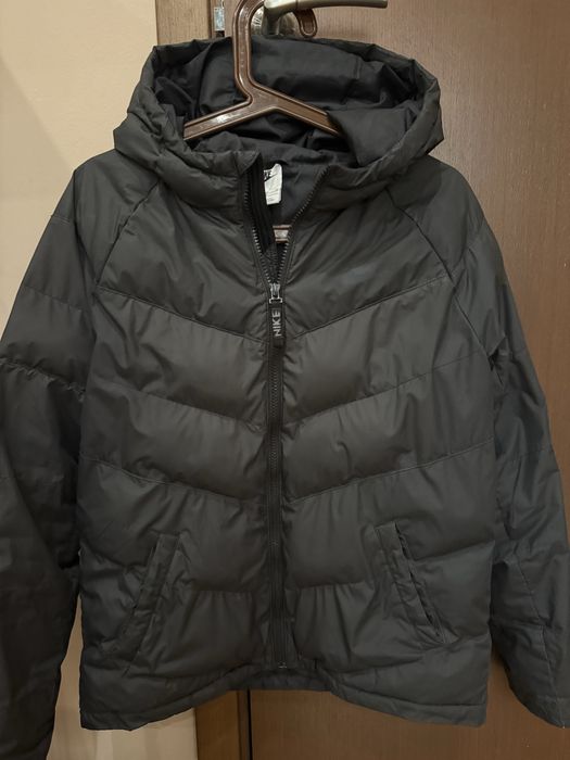 Nike пухенка хл детска номерация до 170 см-40 лв