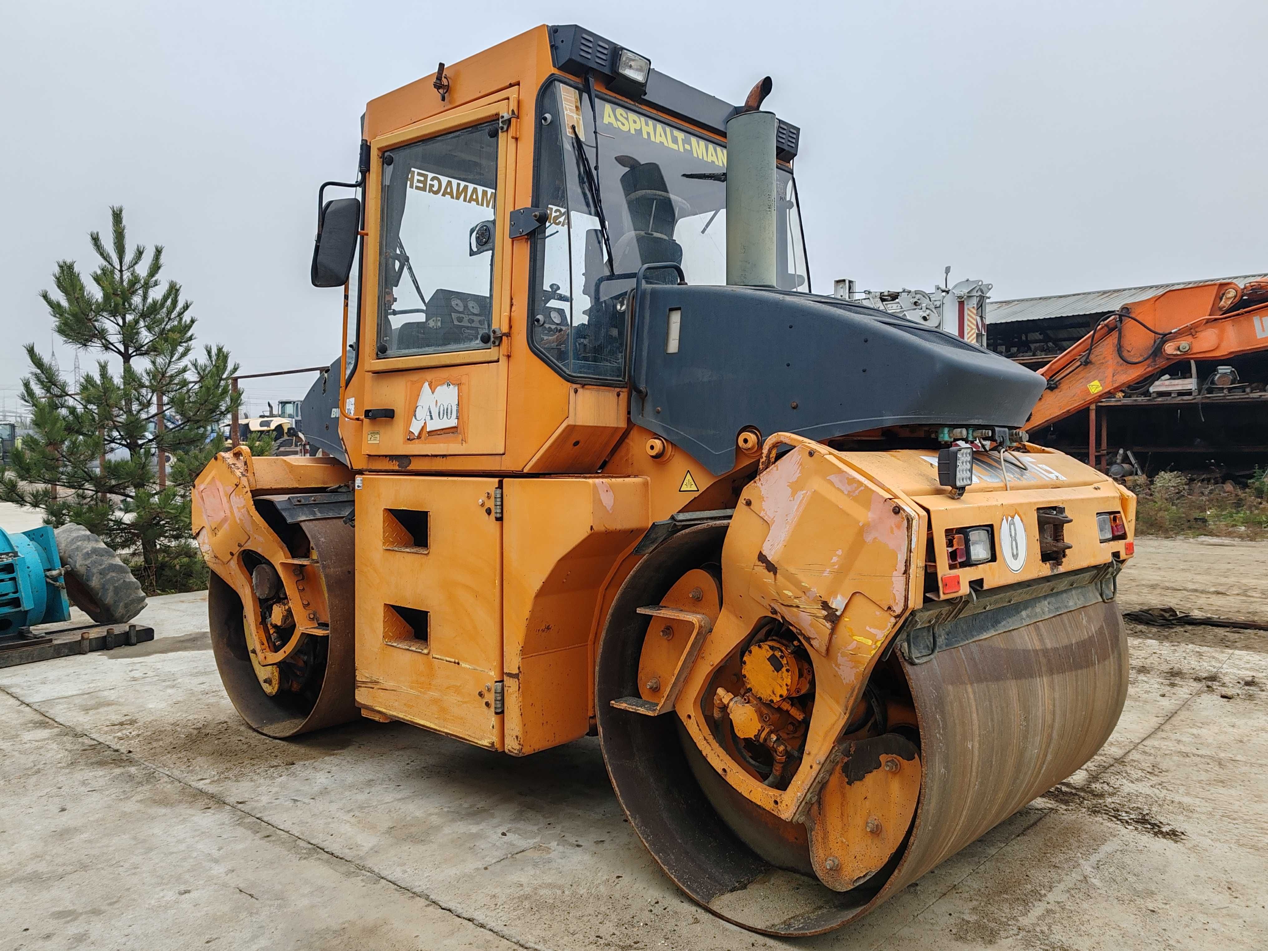 Cilindru compactor pentru asfalt Bomag BW 174 AD Accept test