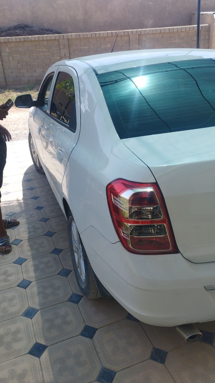 Mashina holati yaxshi minishga tayyor 92000 km yurgan
