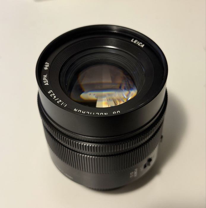 Panasonic Leica 42.5mm f/1.2 ASPH. Power O.I.S. DG Nocticron