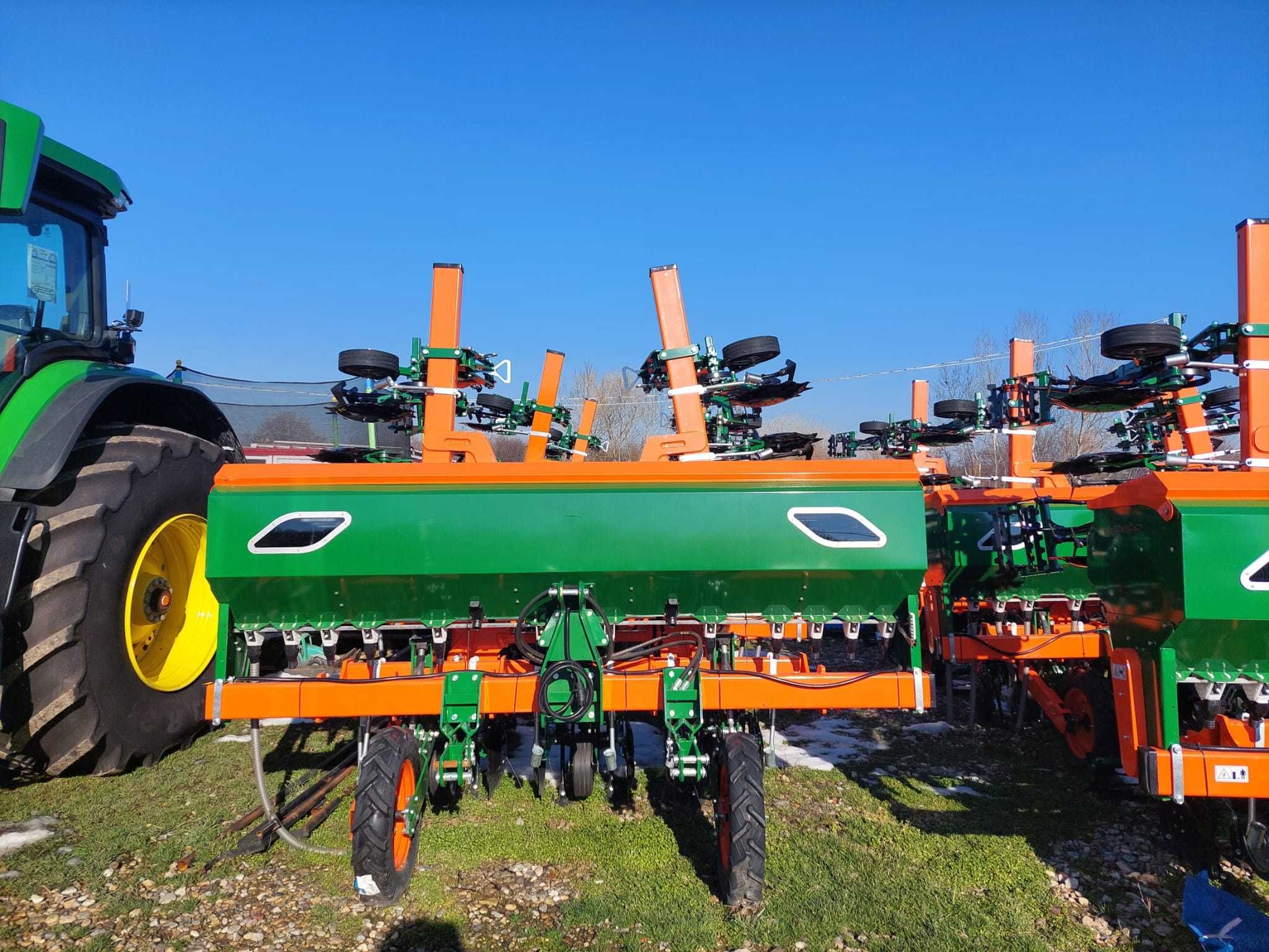 Cultivator rabatabil hidraulic cu 7 sectii buncar jumbo