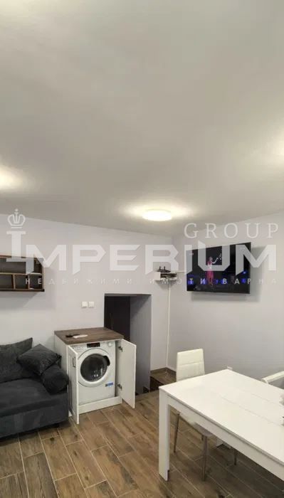 Дава се под наем Двустаен апартамент в Варна, Център - 40 кв.м за 357 € - Снимка #3