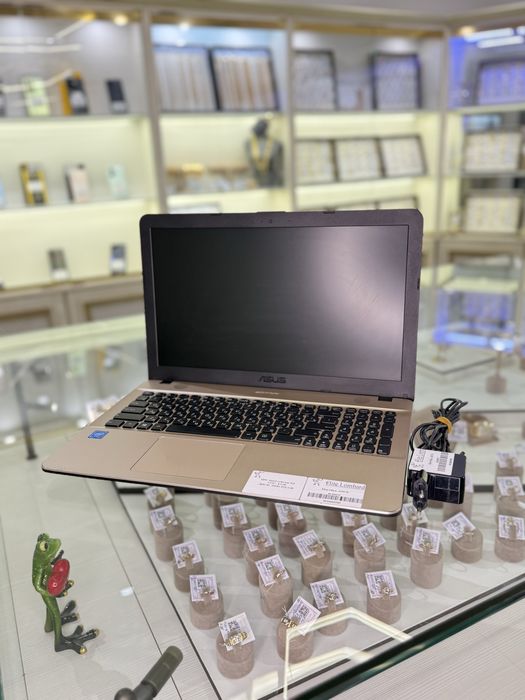 Ноутбук ASUS