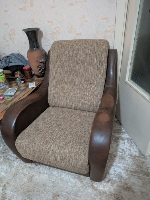 Продам диван и 2 кресла