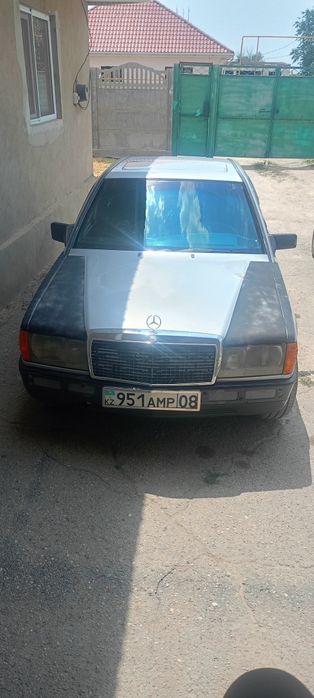 Мерседес 190 ...