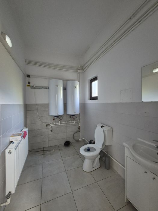 DE ÎNCHIRIAT - Spațiu comercial