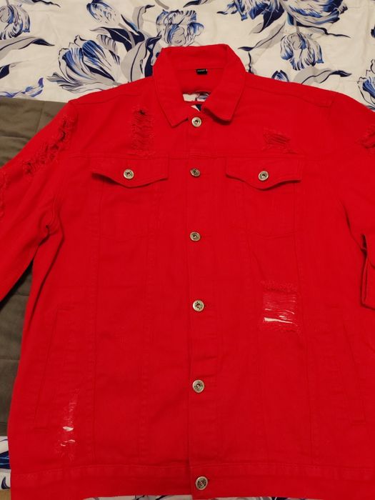 Vând geaca noua de blugi