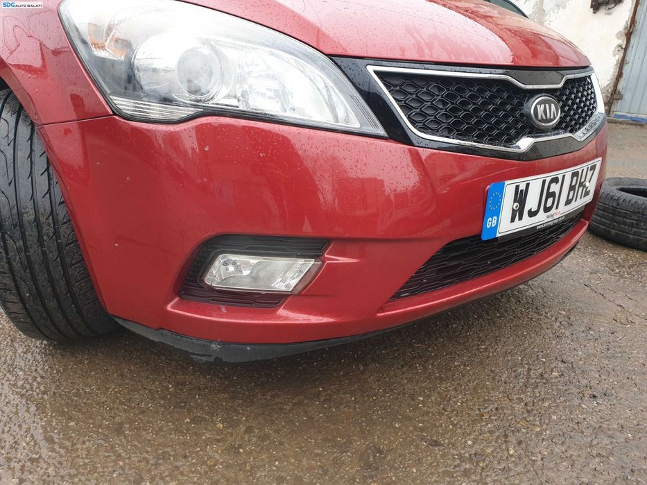 Bara Spoiler Fata cu Proiectoare FARA Grila cu Emblema Kia Ceed FL Facelift 2010 - 2013 Culoare AA1 Infra Red [K1313]