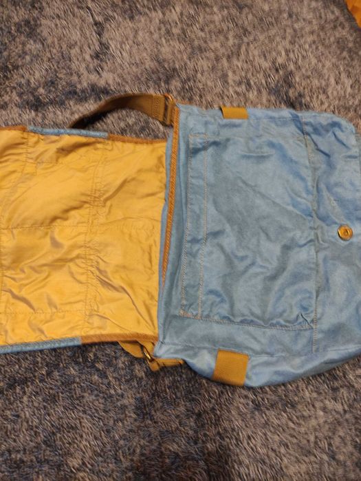 велурена ученическа чанта през рамо