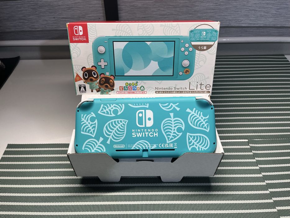Nintendo Switch lite Animal Crossing edition + Joc Super Mario Wonder