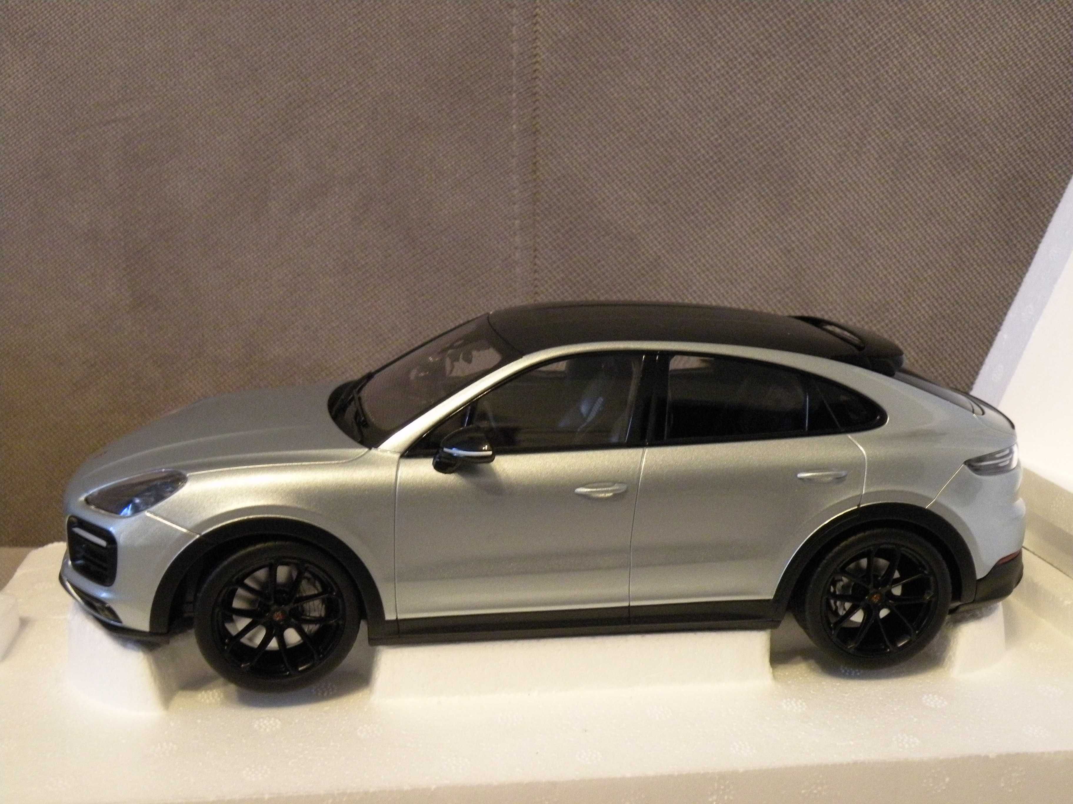 Macheta Porsche Cayenne 1:18 Norev