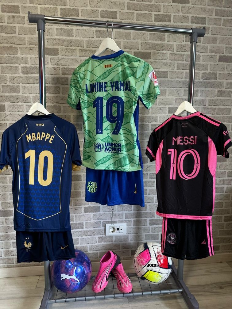 Echipamente sport fotbal pentru copii 5-12 ani – NOI

Vând echipamente