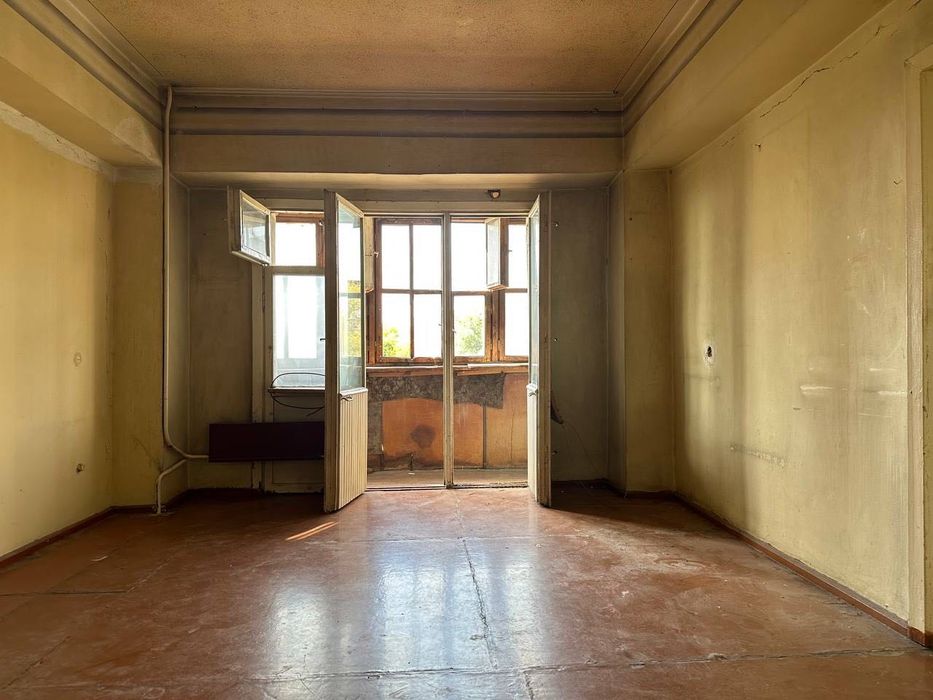 Продается просторная 2 х комнатная квартира Ц-7 улица Афросиаб