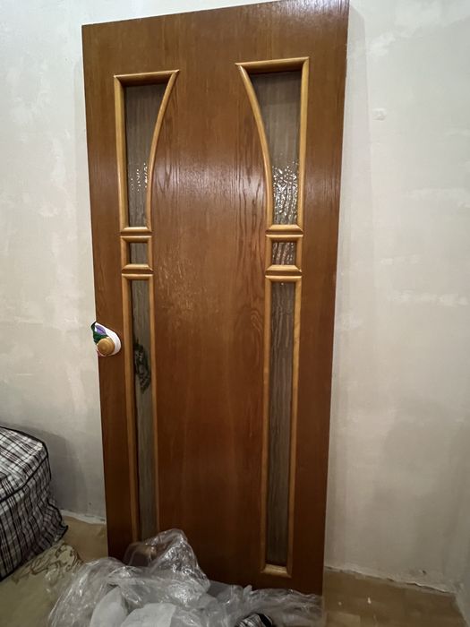 Двери межкомнатные 5 штук