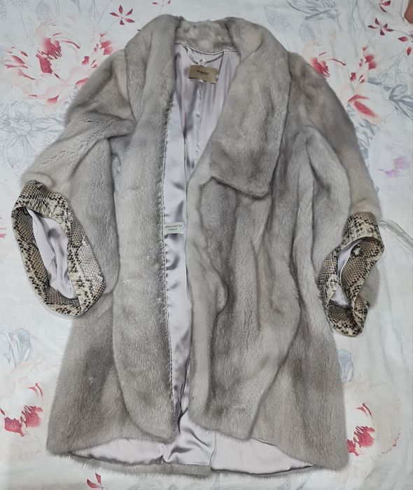 Продаётся натуральная Шуба