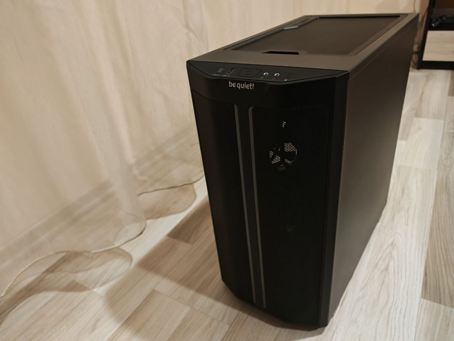 Продавам компютърна кутия Be Quite Pure Base 500 FX в гаранция