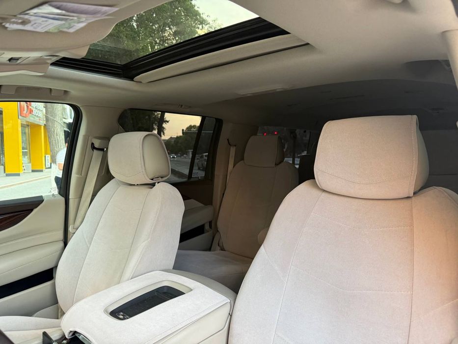 Cadillac Escalade Long