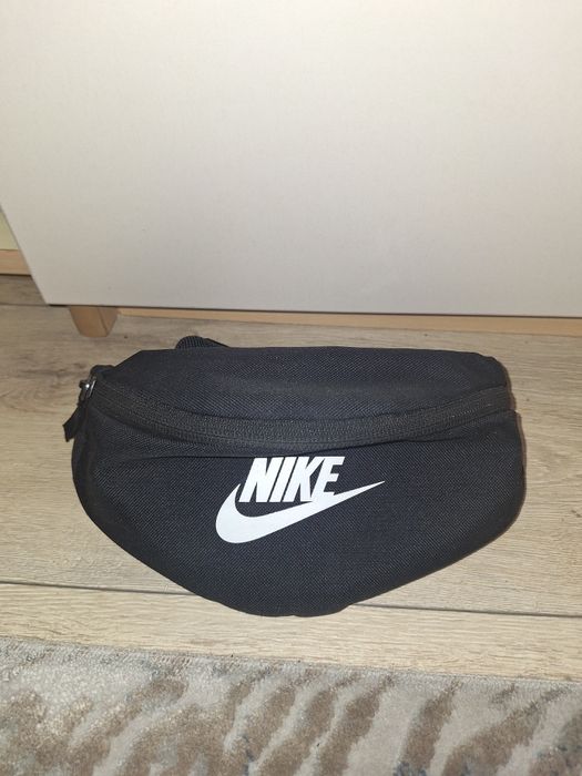Чанта Nike за кръст