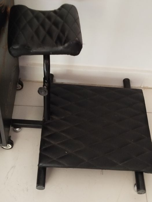 Прадается   тумба зеркало кресло для салон красоты