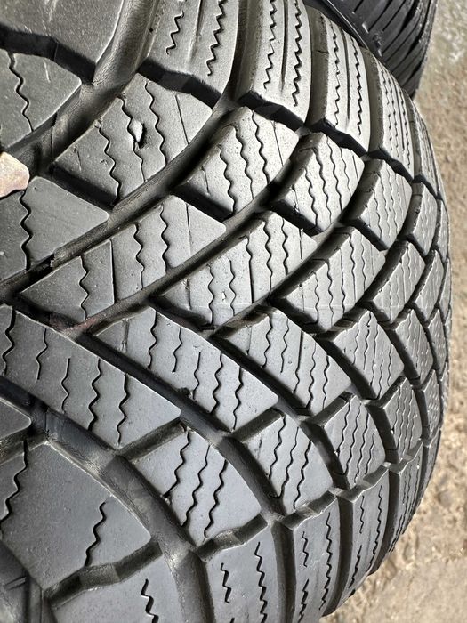 SET 2 Anvelope Iarna 215/60 R17 100V BRIDGESTONE Blizzak LM 005