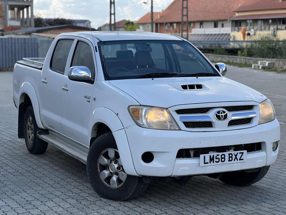 Toyota hilux 2.5D4D 4x4 2009 blocaj  de sateliti