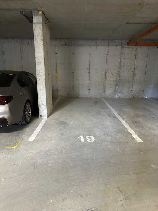 Подземно паркомясто