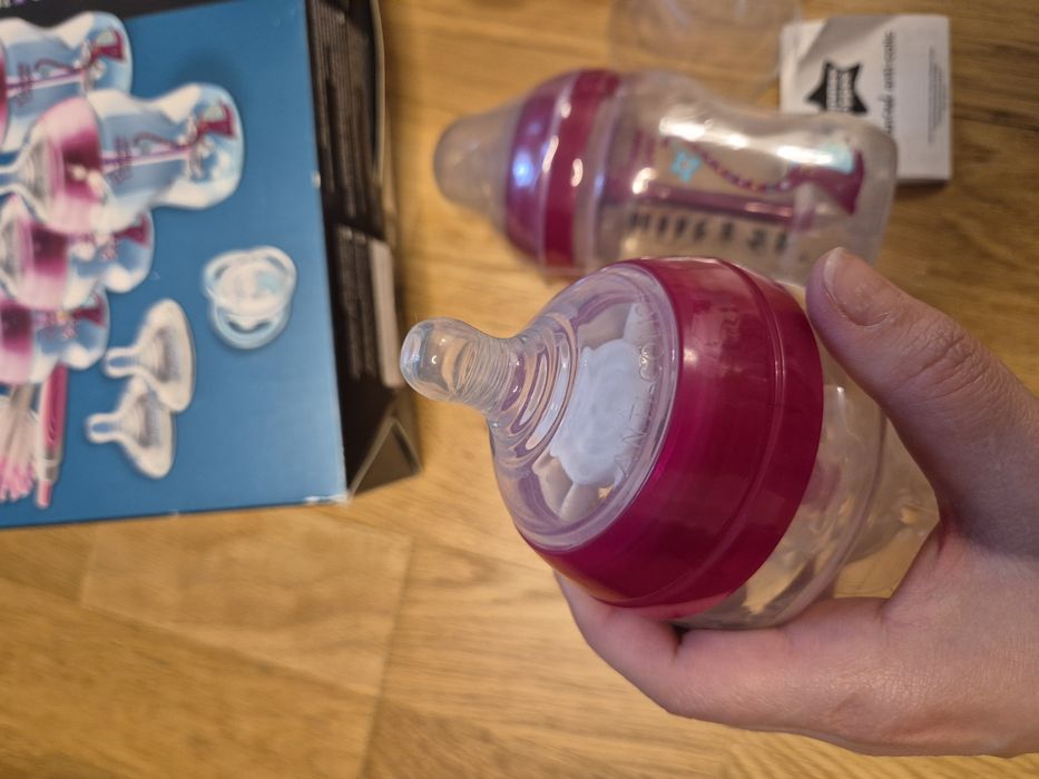 3 biberoane anti colici Tomee Tipee