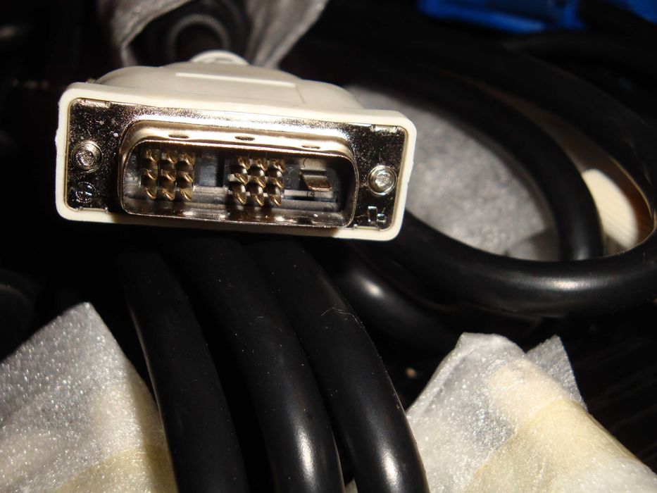 cablu monitor calculator VGA si cablu DVI-D dual link