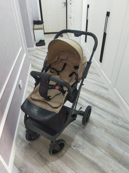 Детская прогулочная коляска