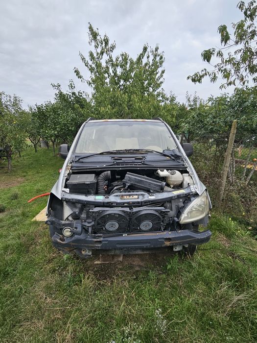 Vând Mercedes vito