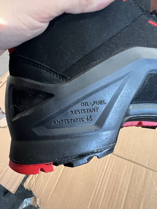 Vand bocanci protectie Uvex marimea 45