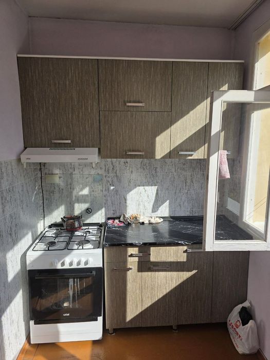 Срочно сотилади Сергели 7. 3/6/9 ремонт евро 2та балкон +лифтовой бор