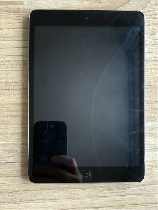 iPad Mini Generatia 1 16GB iCloud